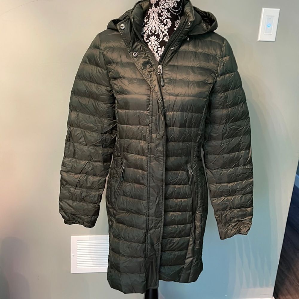 32 Degrees
Ultra-Light Hooded Down Jacket
